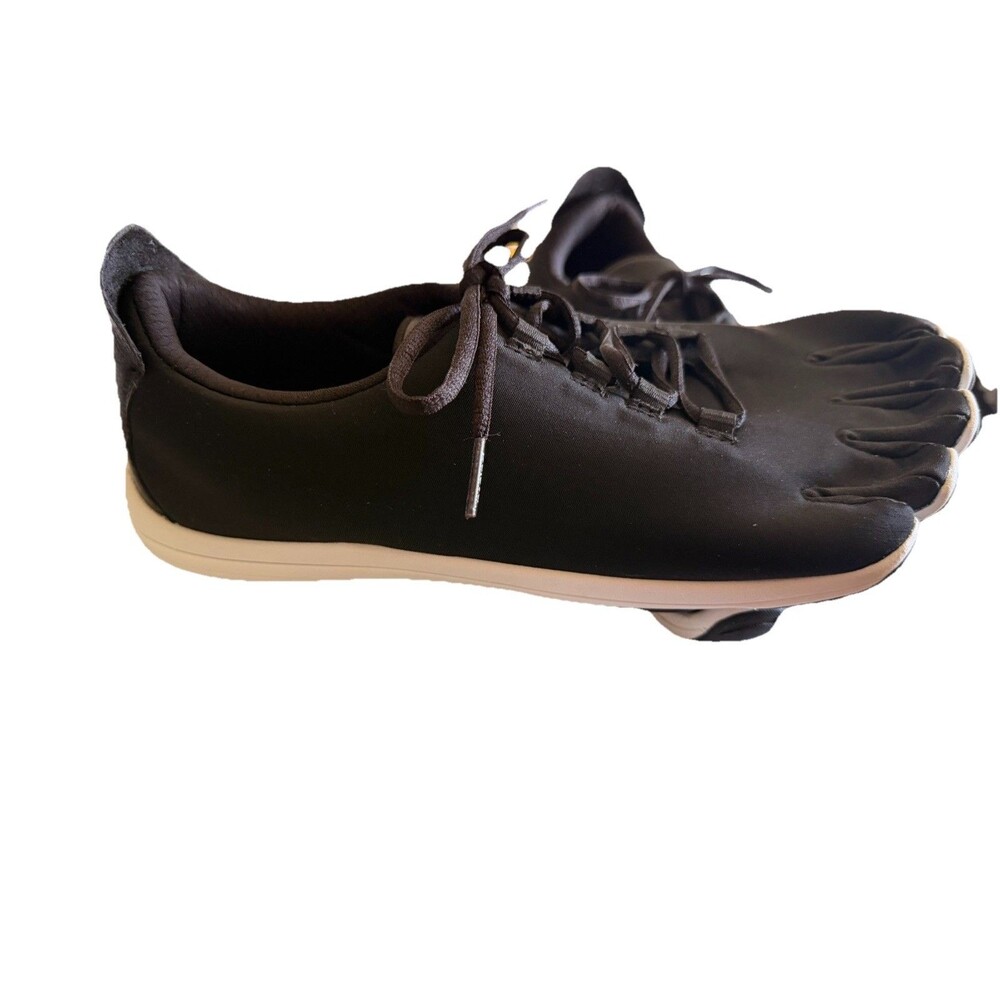 PELUVA MENS STRAND LIGHTWEIGHT BAREFOOT SHOES $139.99 SIZE 10